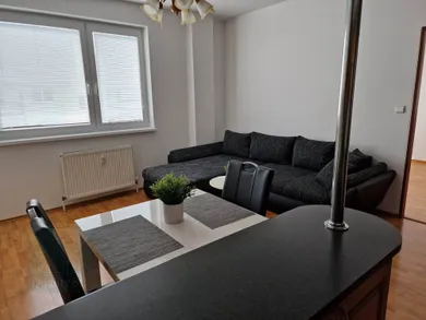 Na predaj 3-izbový byt, 66 m², Senec, Zemplínska