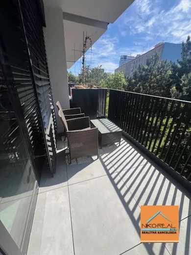 Na prenájom 2-izbový byt, 39 m², Bratislava-Ružinov, Ružová dolina
