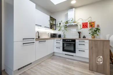 Mieszkania na sprzedaż, 3-pokojowe, Košice-Staré Mesto · €279 900