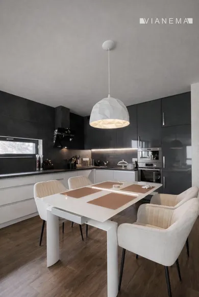 Na prenájom 2-izbový byt, 97 m², Bratislava-Staré Mesto