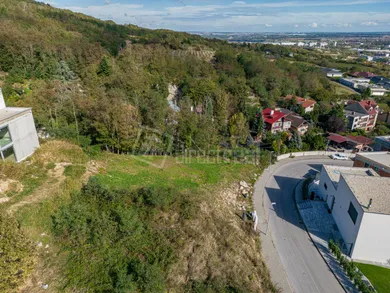 Na predaj pozemok, Bratislava-Rača, Pod zemným vrchom