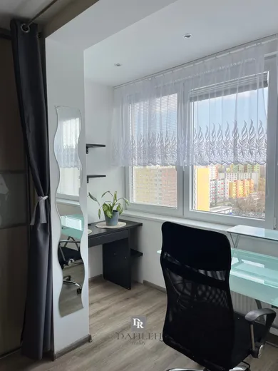 Na prenájom 2-izbový byt, 49 m², Bratislava-Petržalka, Rovniankova
