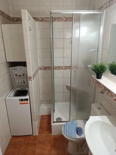 Na prenájom 1-izbový byt, 20 m², Bratislava-Petržalka, Šustekova