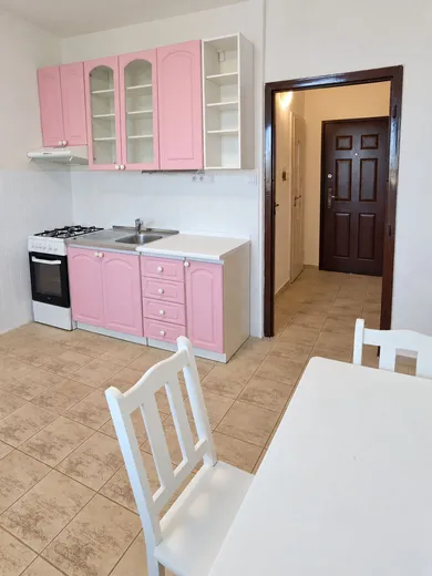Mieszkania na wynajem, 1-pokojowe, Komárno · €430