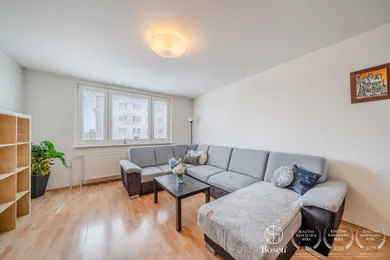 Na predaj 4-izbový byt, 85 m², Bratislava-Petržalka, Vígľašská