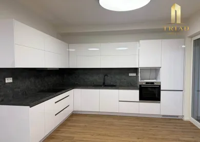 Eladó lakások, 3-szobás, Nové Zámky · €249 800