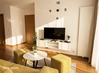 Na prenájom 2-izbový byt, 60 m², Bratislava-Staré Mesto, Landererova