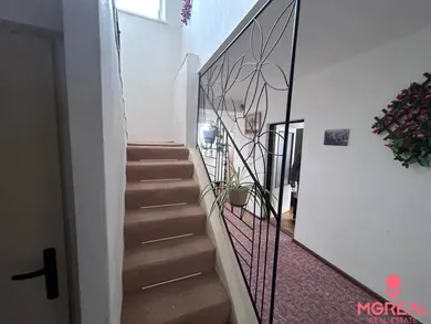 Na predaj 6-izbový dom, 100 m², Hrušovany