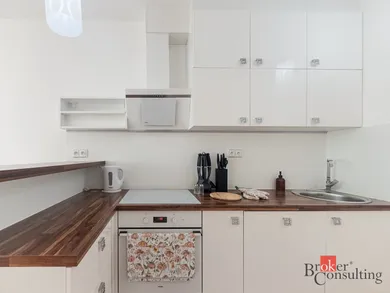 Na prenájom 2-izbový byt, 53 m², Bratislava-Petržalka, Budatínska