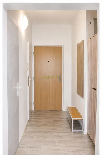 Na predaj 3-izbový byt, 77 m², Bratislava-Dúbravka, Valachova