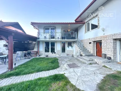 Na predaj 5-izbový dom, 200 m², Paština Závada