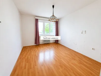 Na predaj 2-izbový byt, 61 m², Bratislava-Nové Mesto, Pri Bielom kríži