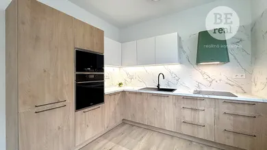 Na prenájom 2-izbový byt, 59 m², Pezinok, Sasinkova