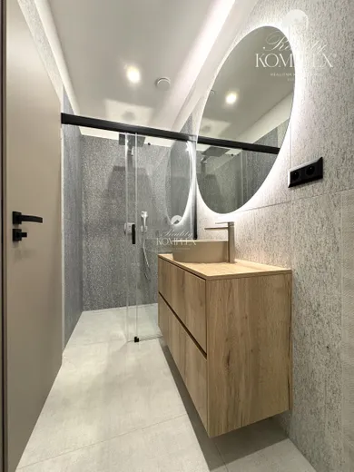 Na predaj 4-izbový dom, 681 m², Komárno