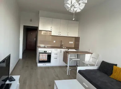 Na prenájom 1-izbový byt, 26 m², Bratislava-Rača, Horná