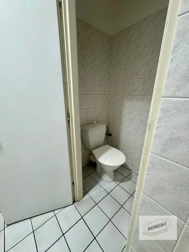 Na prenájom komerčné, 100 m², Nové Zámky, Hlavné Námestie