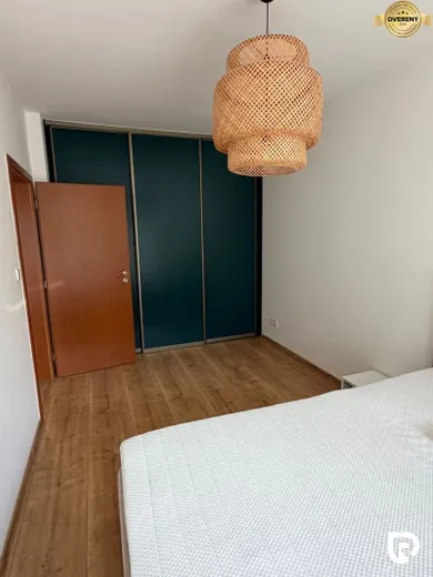 Na prenájom 2-izbový byt, 59 m², Bratislava-Nové Mesto, Tomášikova