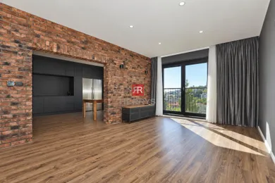 Apartments for rent, 3-room in Bratislava-Nové Mesto · €1,100