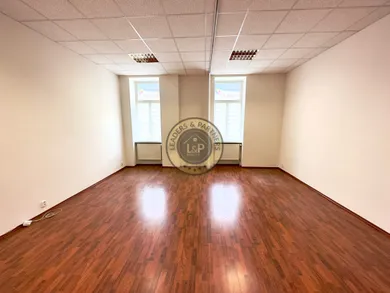 Lokale komercyjne na wynajem, Košice-Staré Mesto · €538