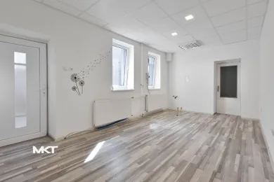 Na prenájom komerčné, 17 m², Zvolen, Andreja Sládkoviča