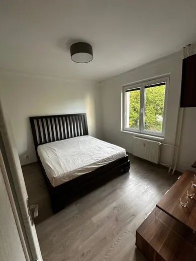 Na prenájom 3-izbový byt, 78 m², Bratislava-Ružinov, Mesačná
