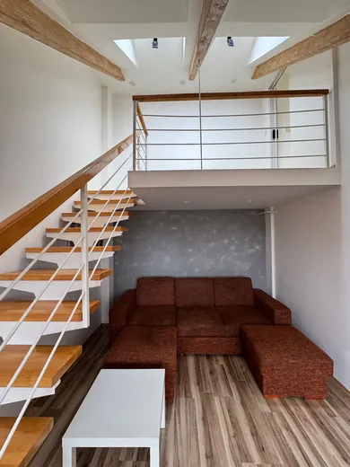 Na prenájom 3-izbový byt, 73 m², Zvolen, Námestie Slobody