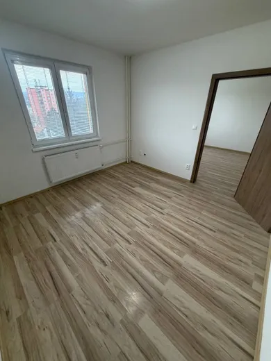 Na predaj 2-izbový byt, 55 m², Handlová, Partizánska