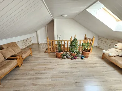 Na predaj dom, 180 m², Horné Saliby