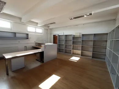 Kiadó kereskedelmi ingatlanok, Bratislava-Rača · €417