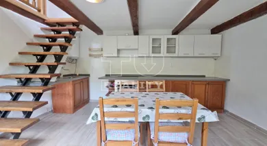Na predaj 4-izbový rekreačný dom, 356 m², Bratislava-Rača