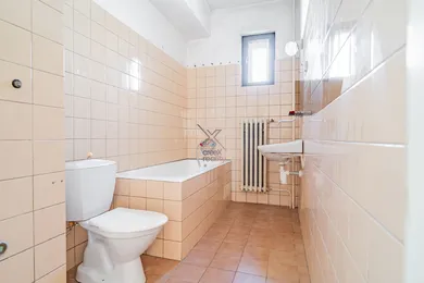Na predaj 2-izbový dom, 104 m², Vrbové, Mieru