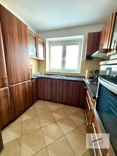 Na prenájom 2-izbový byt, 60 m², Nové Zámky, M. Oláha