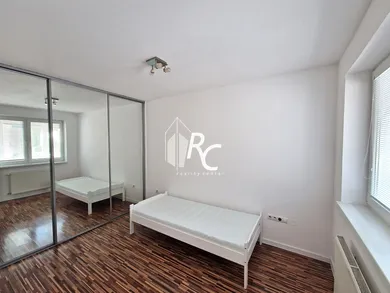 Na prenájom 2-izbový byt, 50 m², Martin, Štúrovo Námestie