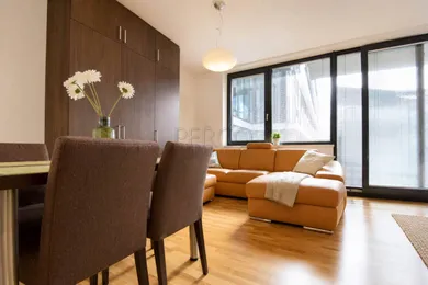 Na predaj 2-izbový byt, 51 m², Bratislava-Staré Mesto