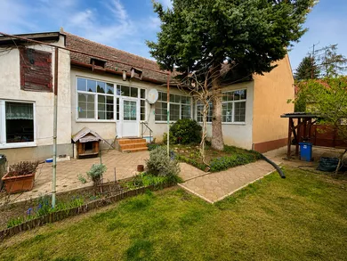 Na predaj dom, 534 m², Nové Zámky, Komjatická