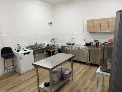 Na prenájom komerčné, 60 m², Vrakúň