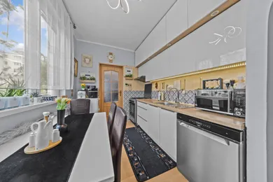Na predaj 3-izbový byt, 70 m², Bratislava-Devínska Nová Ves