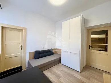 Na prenájom 1-izbový byt, 20 m², Banská Bystrica, ČSA
