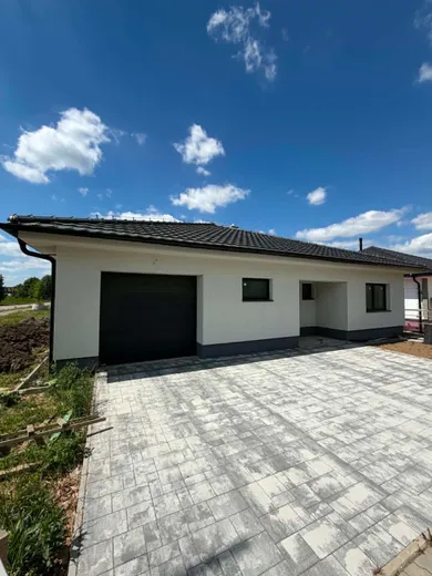 Domy na sprzedaż, 1-pokojowe, Senica · €283 900