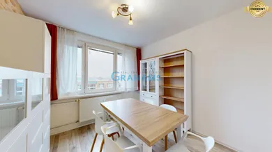 Na predaj 4-izbový byt, 89 m², Bratislava-Nové Mesto, Bárdošova