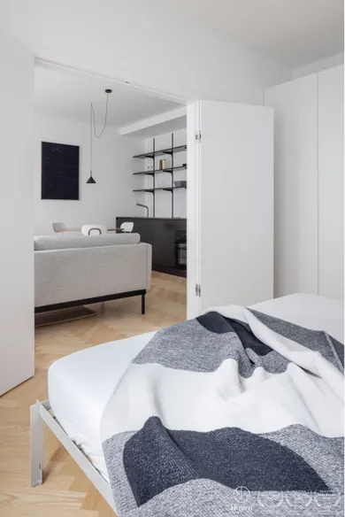 Na prenájom 1-izbový byt, 38 m², Bratislava-Staré Mesto, Dunajská