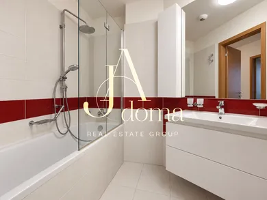 Na prenájom 3-izbový byt, 90 m², Bratislava-Staré Mesto, Landererova