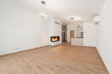 Na predaj dom, 98 m², Bratislava-Ružinov, Komárňanská