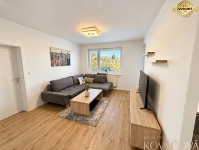 Na predaj 2-izbový byt, 64 m², Trenčín, Liptovská