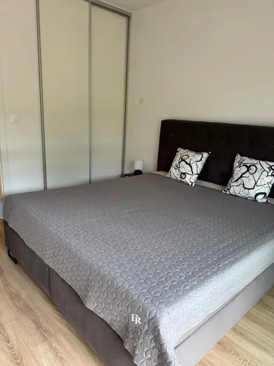 Na prenájom 3-izbový byt, 64 m², Bratislava-Nové Mesto, Frankovská