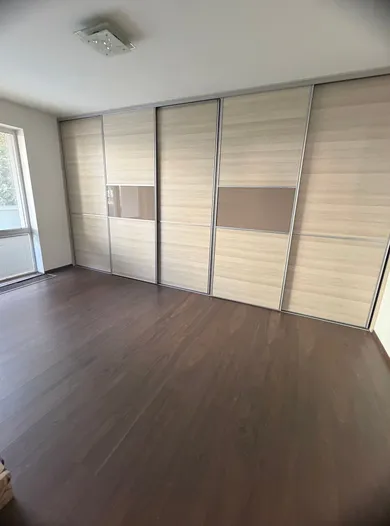 Na prenájom 3-izbový byt, 92 m², Nové Zámky