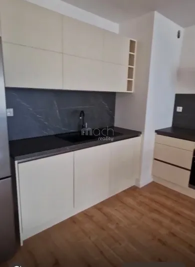 Na prenájom 2-izbový byt, 50 m², Nitra, Piesková