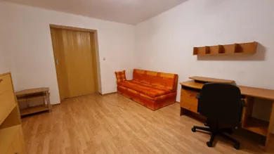 Na prenájom 2-izbový byt, 63 m², Trenčín, Dlhé Hony