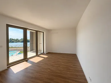 Na predaj 2-izbový byt, 79 m², Banka, Ratnovská ulica