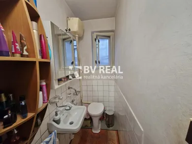 Na predaj 5-izbový dom, 135 m², Prievidza, Puškinova